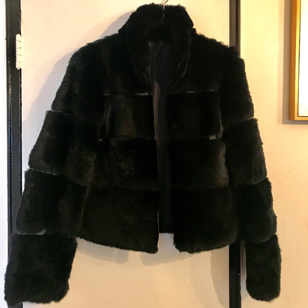 NEW/Never Worn- Black faux fur short coat